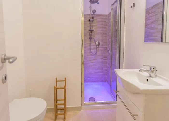 Πανσιόν Astanza